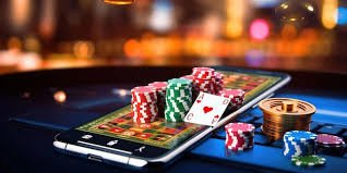 mmk333 APP ကို Android နှင့် iOS ဖုန်းများတွင် ဒေါင်းလုဒ်လုပ်ကစားနေသည့် မြင်ကွင်း